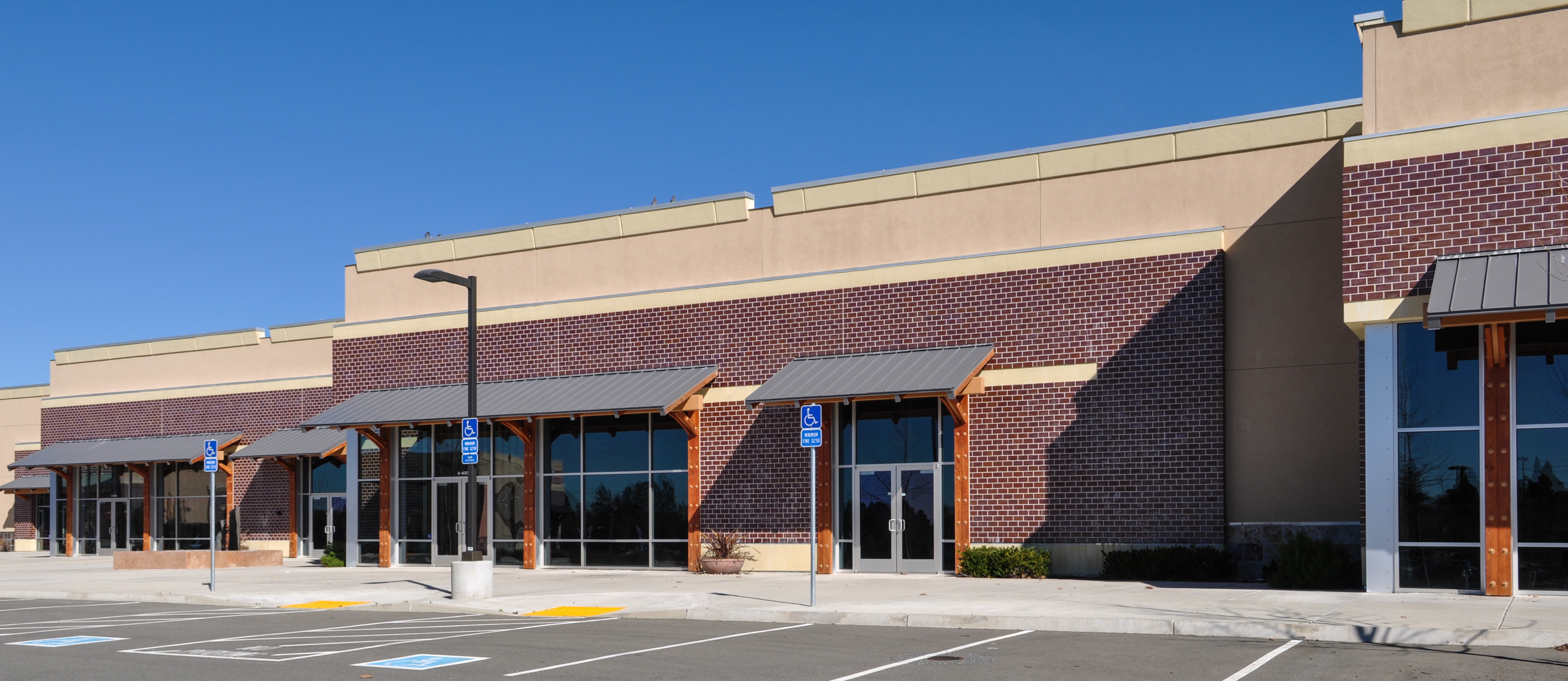 Retail Plaza End-Cap Suite